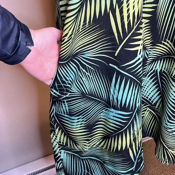 Maggie B Sleeveless Shift Dress Tropical Print - Picture 9 of 9